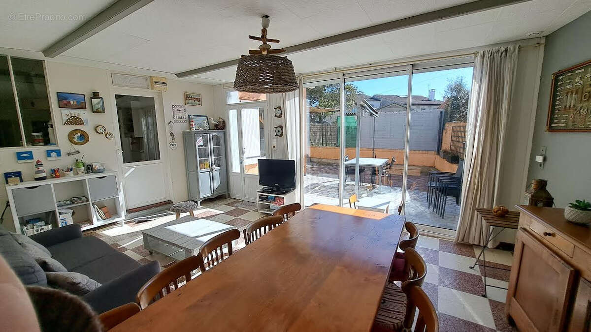 Maison à SAINT-GEORGES-DE-DIDONNE