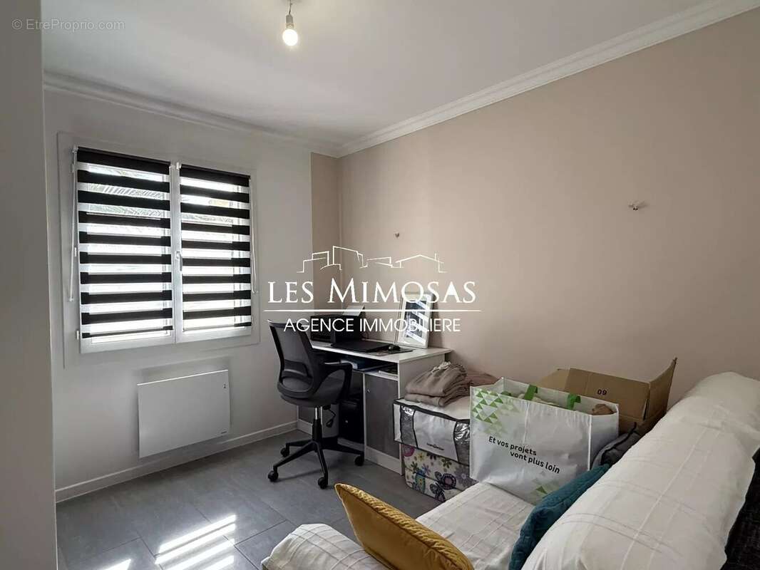 Maison 4 P avec grand GARAGE – LE MUY - photo 24
