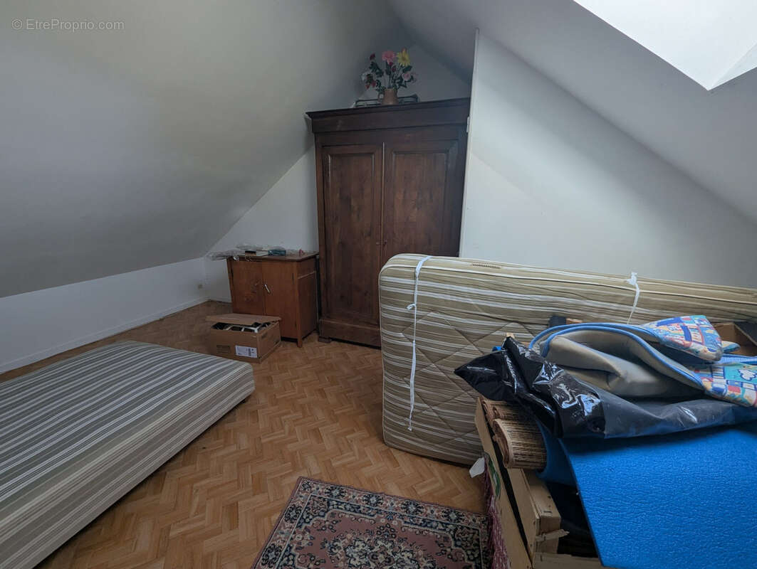 Maison à MONTGIVRAY