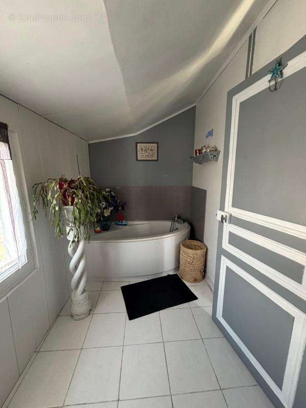 Cœur de Saint-Denis d’Oléron – Demeure de charme 6 pièces - photo 14