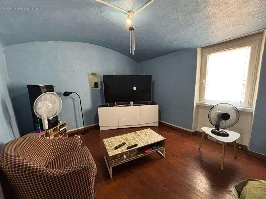 Maison à SAINT-VICTOR-DE-MALCAP