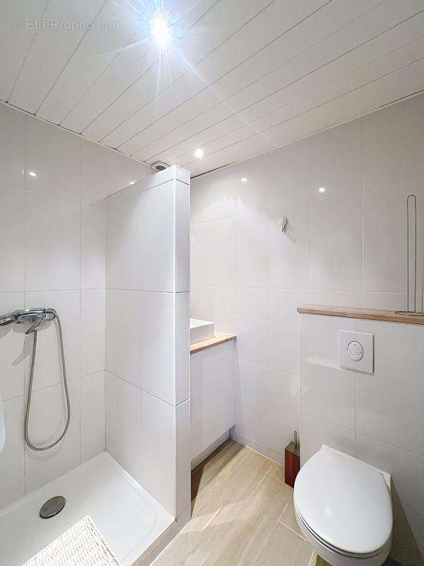 Appartement à SAINT-LAURENT-DU-VAR