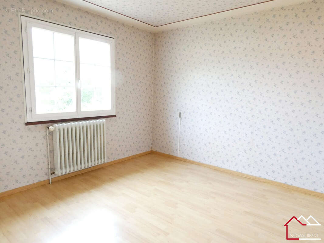 Maison 135 m² à Saint-Front-De-Pradoux  - photo 6
