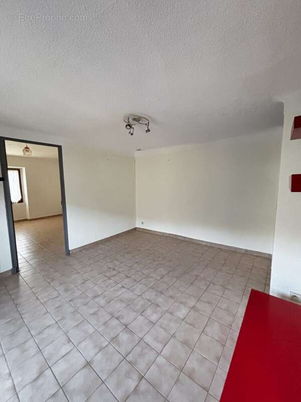 Appartement à LE MUY