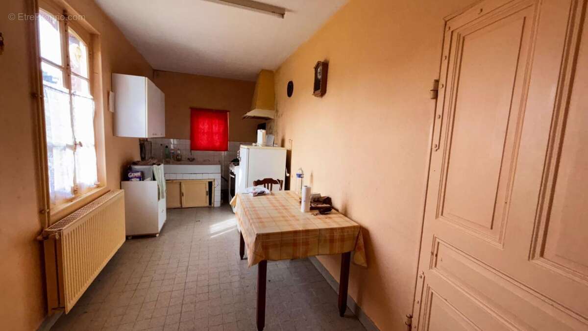 Maison à HUILLY-SUR-SEILLE