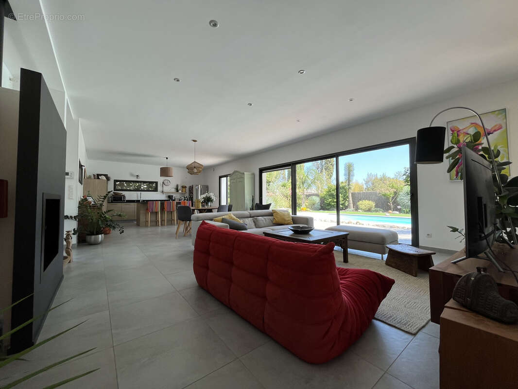 PERPIGNAN SUD : villa contemporaine 6 pièces avec piscine - photo 8