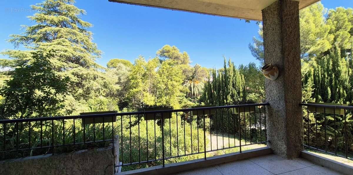 Appartement à SAINT-CYR-SUR-MER