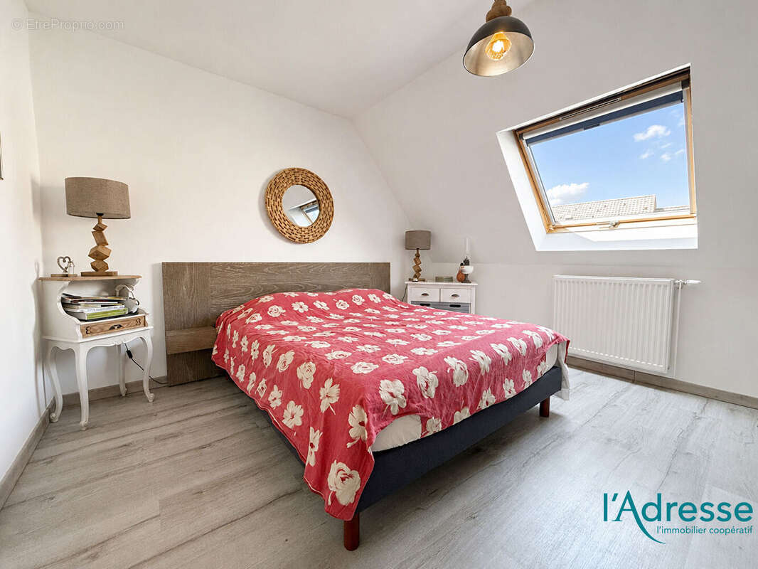 À vendre ? Duplex 4 pièces de 120 m² avec terrasse, garage et stationnements - photo 10