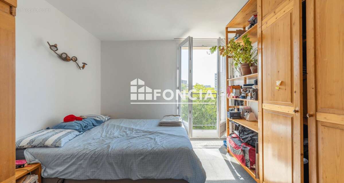 Appartement à PARIS-19E