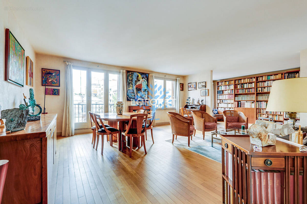 Appartement à PARIS-20E