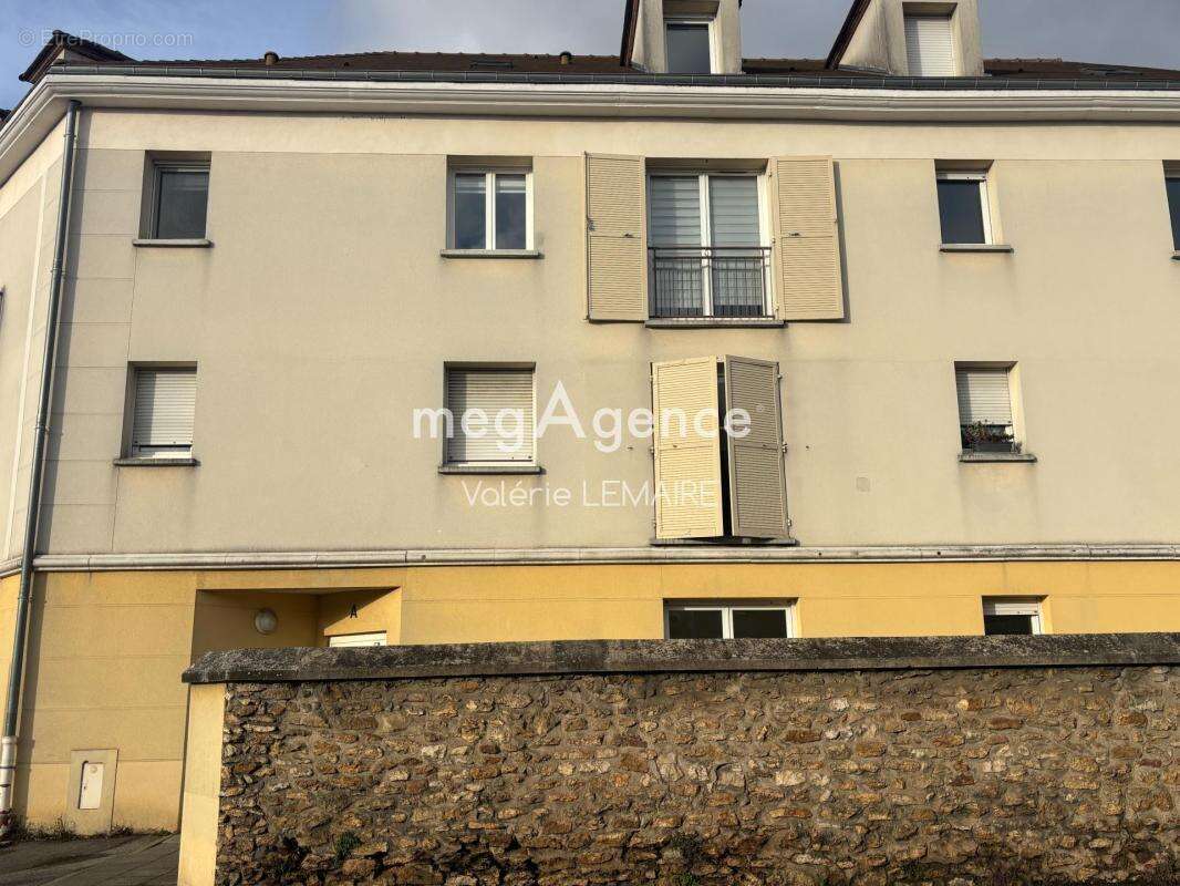 Appartement à MANDRES-LES-ROSES