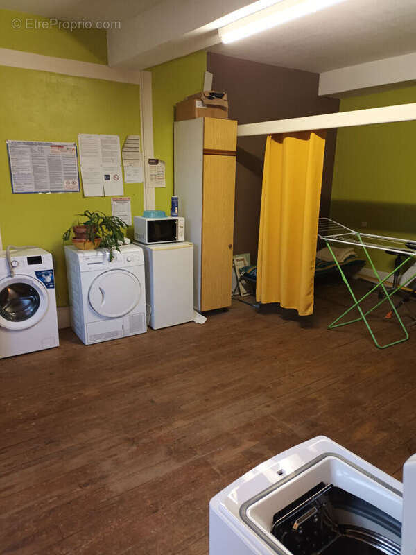 Commerce à CRAPONNE