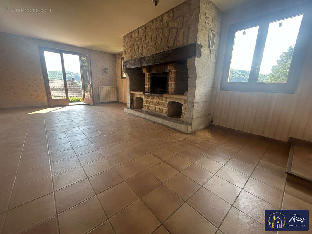Maison 5 pièces YDES - Maison à YDES