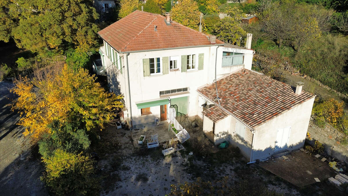 Maison à GREOUX-LES-BAINS