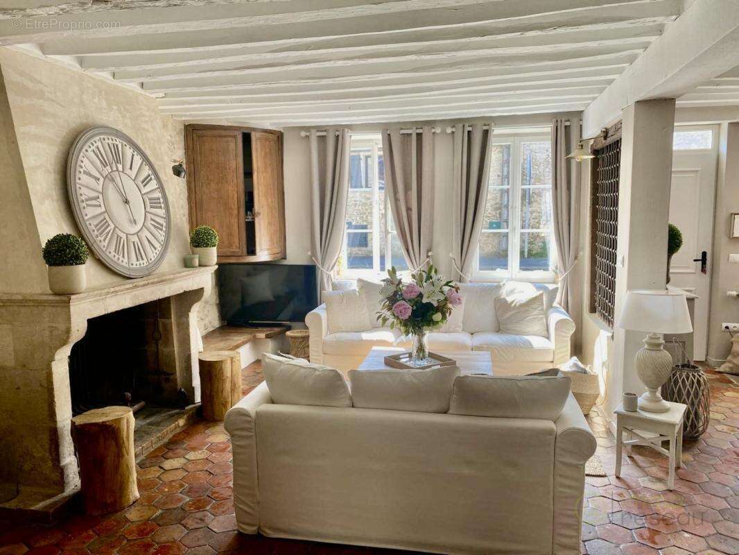 Maison à VILLENEUVE-SUR-VERBERIE