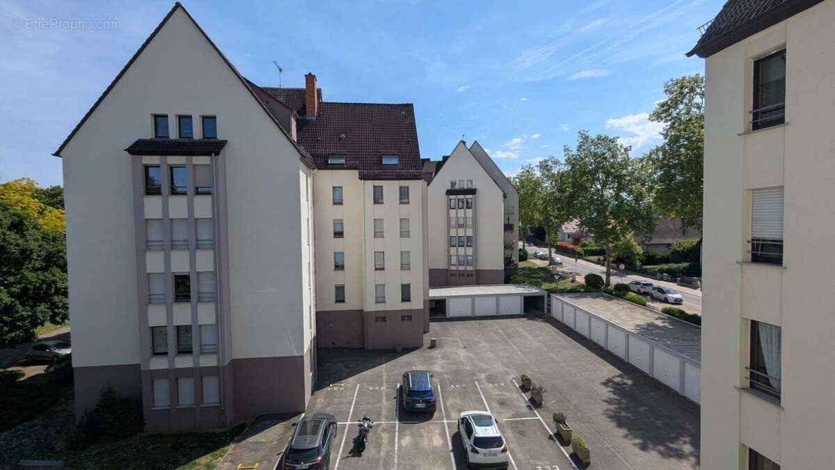 Grand et lumineux T3/4 avec cave (garage en option) - photo 12