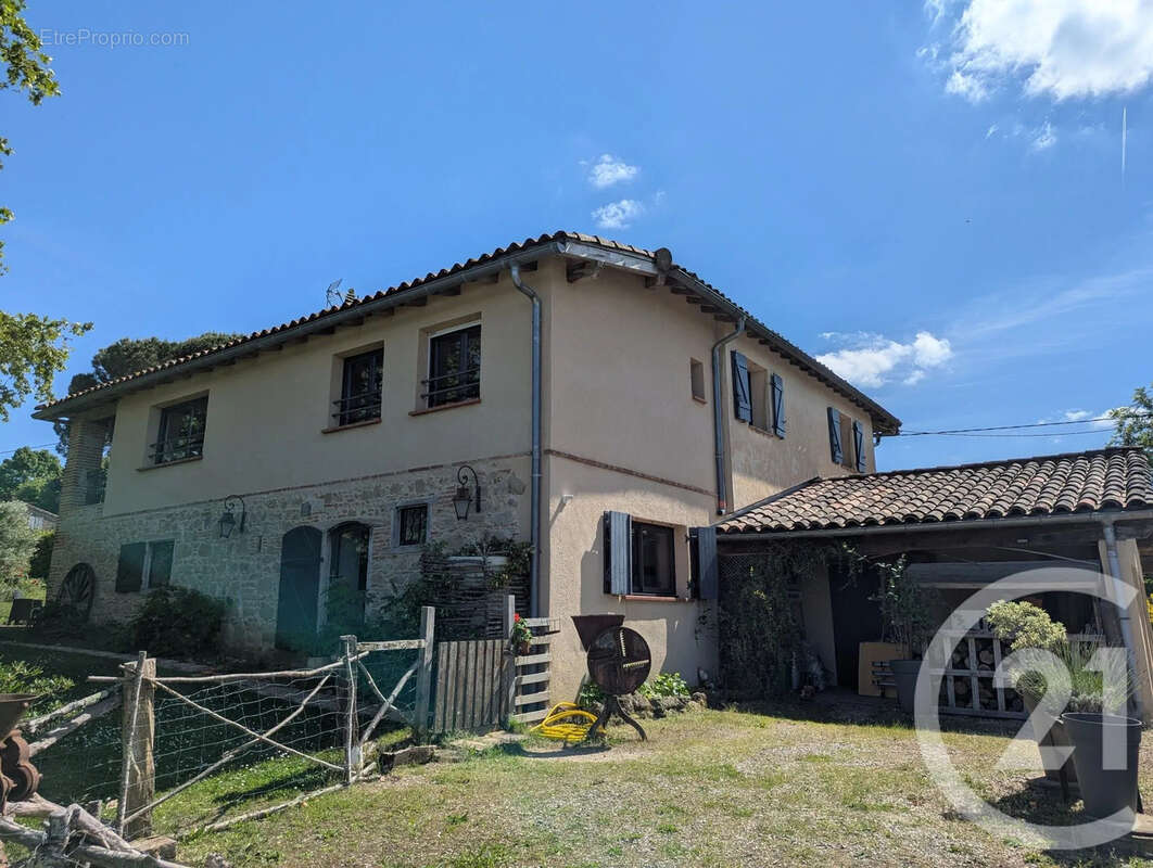 Maison 236 m² à Roquemaure  - photo 2