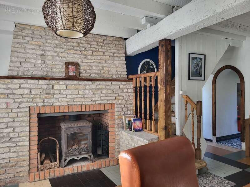 Maison à vendre 4 pièces SAINT JOUIN DE MARNES (79) Terrain 318 m² - photo 1