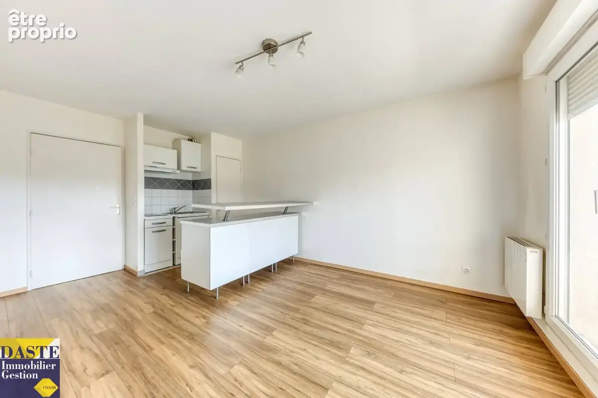 A deux pas de la gare à pieds, studio de 25.72m2 - photo 4