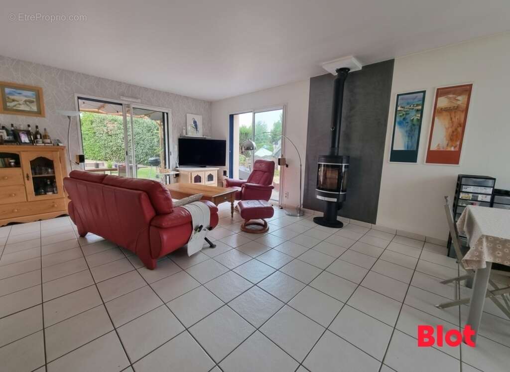 Maison 125 m² à Montreuil-Le-Gast  - photo 4
