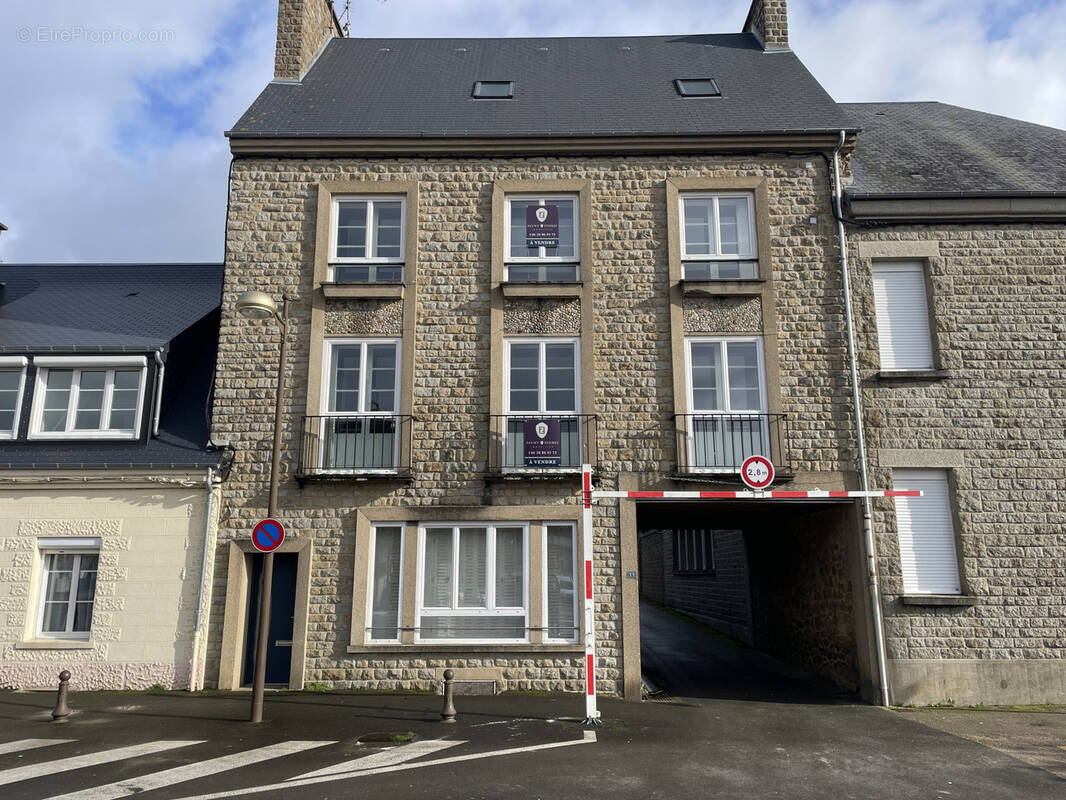 Maison à SAINT-HILAIRE-DU-HARCOUET