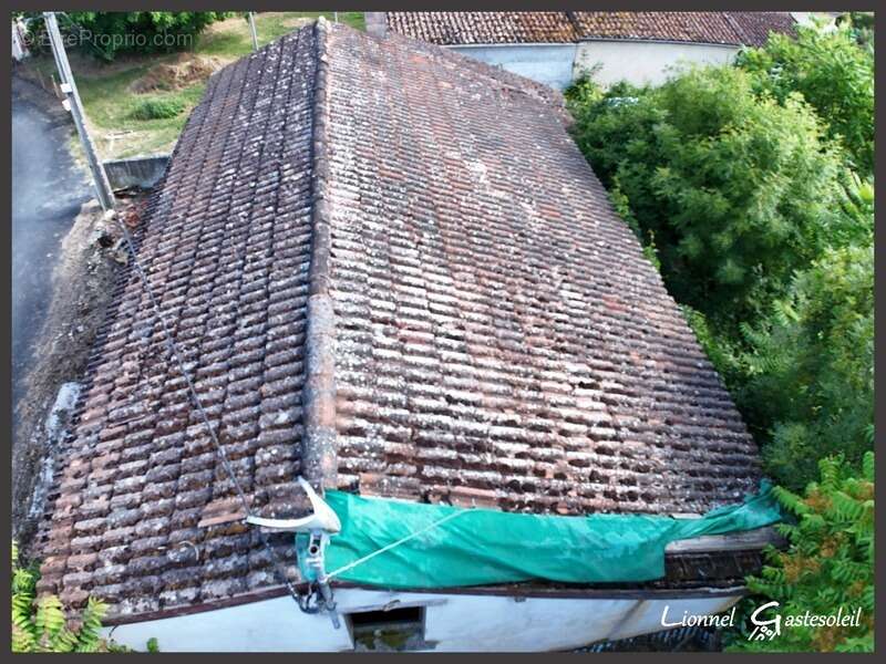 Ensemble deux maisons à rénovées en integralité à vendre avec terrain sur la communes  LIGUEUX (33) - photo 10