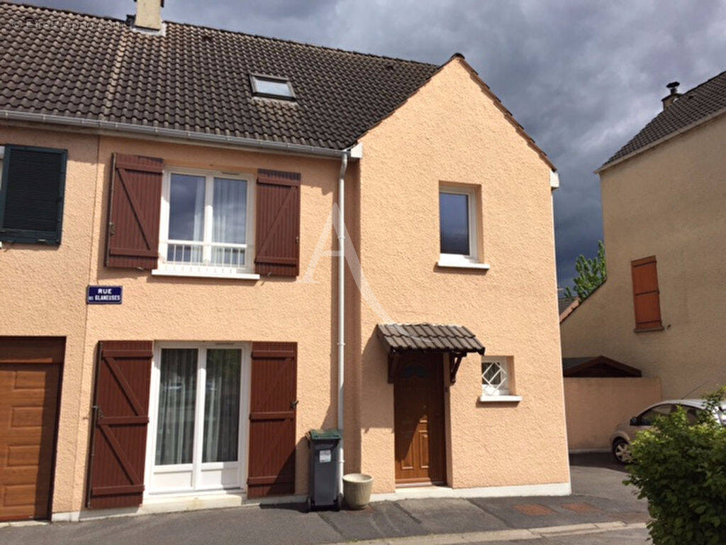 Maison à JOUY-LE-MOUTIER