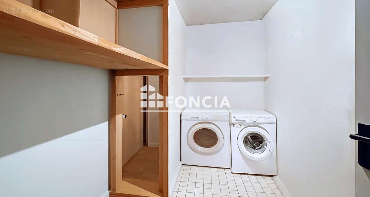 Loft en duplex – dernier étage – hauteur sous plafond de plus de 5 m – buttes-chaumont – faibles charges – exclusivité - photo 7