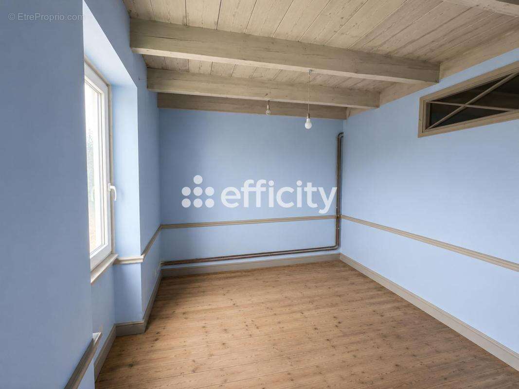 Maison 9 pièces 354 m² à vendre à Saint-Ciers-Du-Taillon (17240) - photo 14