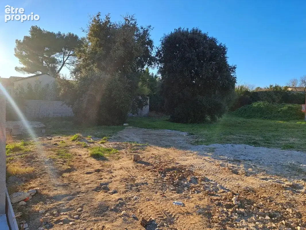 Terrain à UZES