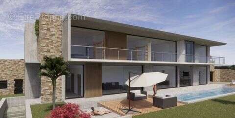 Terrain à MANDELIEU-LA-NAPOULE