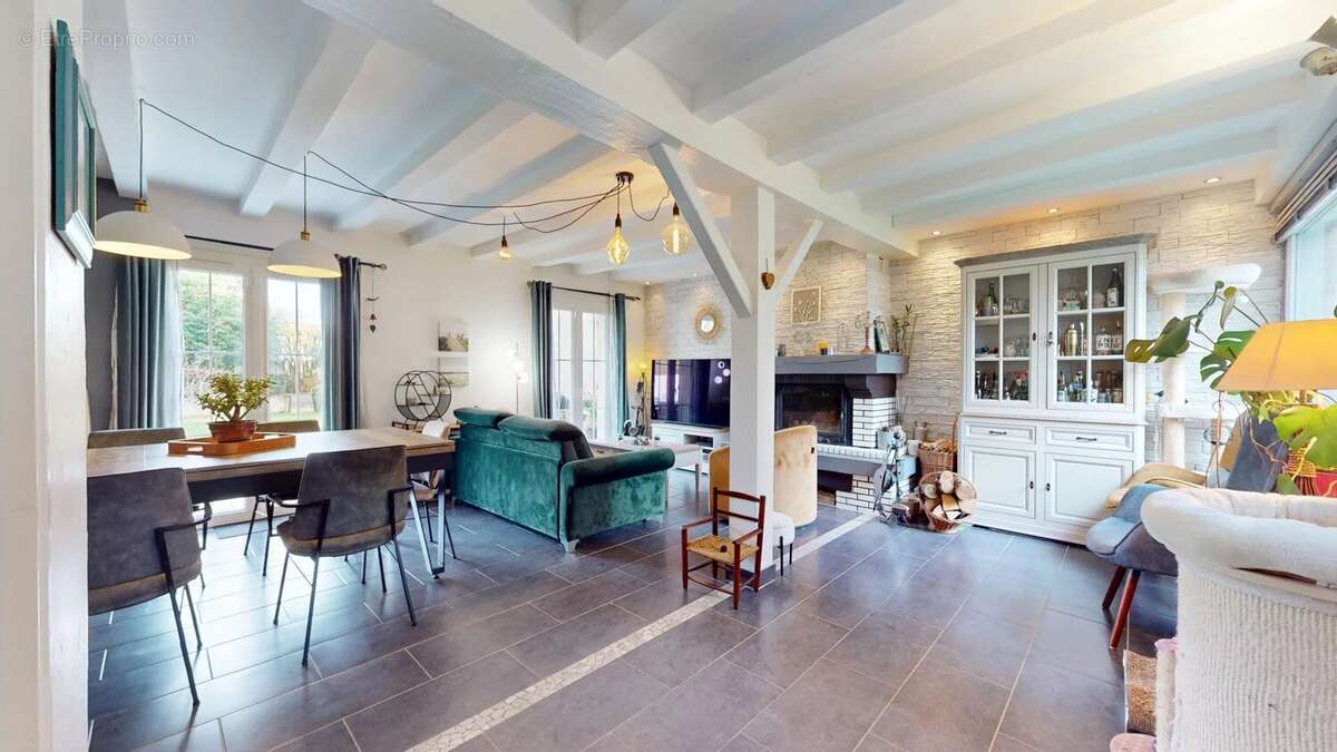 Maison à COUBRON