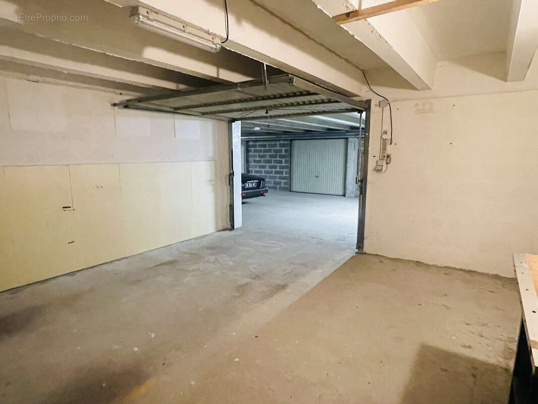 Parking à VILLERS-SUR-MER