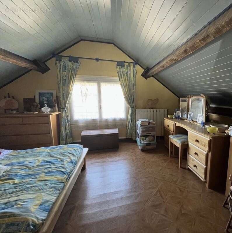 Maison à LES CLAYES-SOUS-BOIS