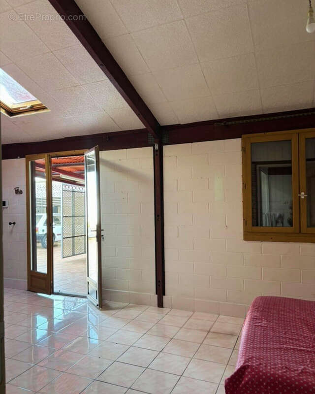 Maison Bourbon Bois à vendre à Sainte-Marie - L’Espérance Les Hauts - 525 m2 de terrain   Fort potentiel - photo 6