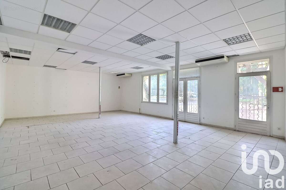 Appartement 1200 m² à Nimes  - photo 8