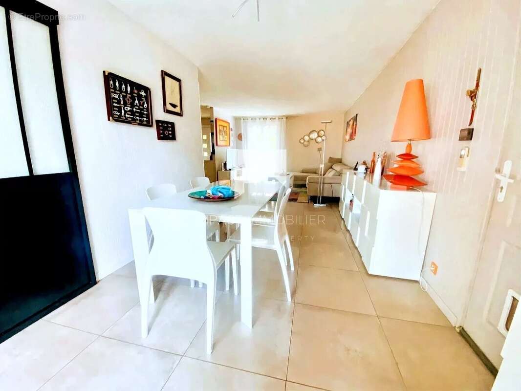 Maison à LA LONDE-LES-MAURES