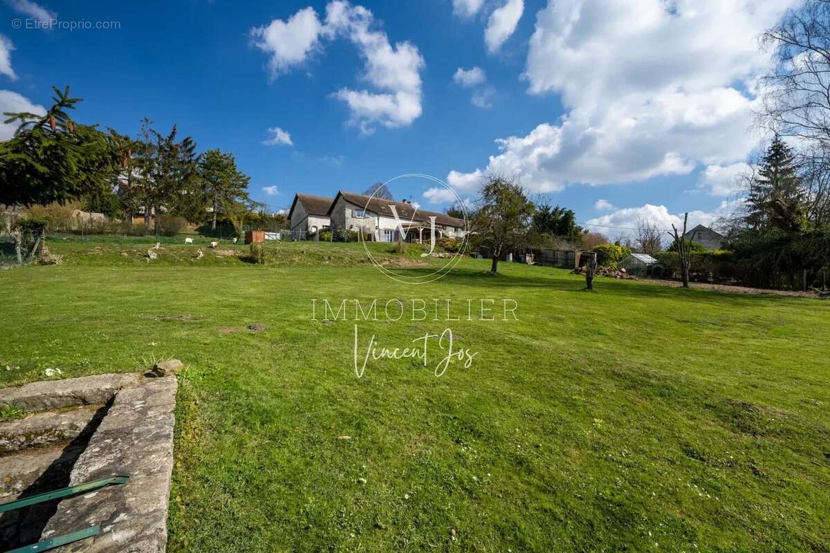 Maison à FONTENAY-SAINT-PERE