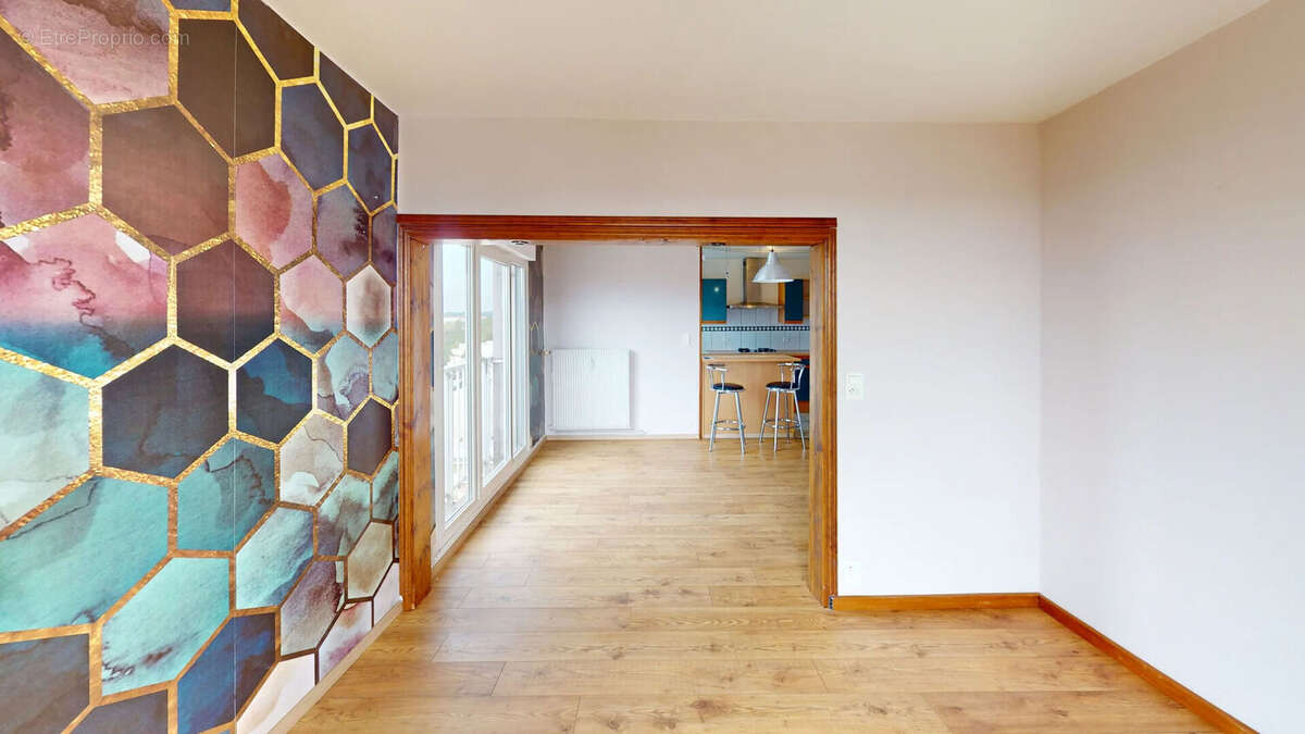 Appartement 4 pièces à vendre au 12ème étage à Besançon - Réf. 5982 - photo 3