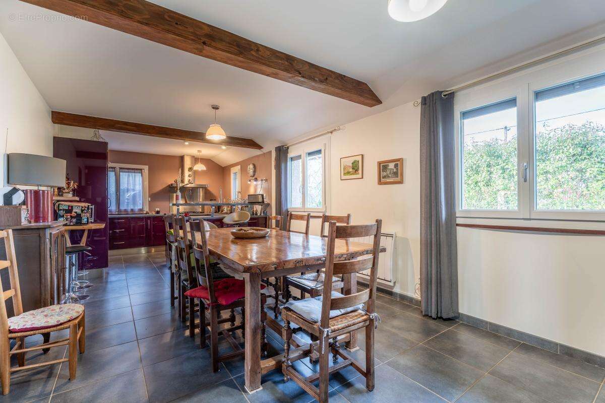 Maison à FLEURIEUX-SUR-L'ARBRESLE