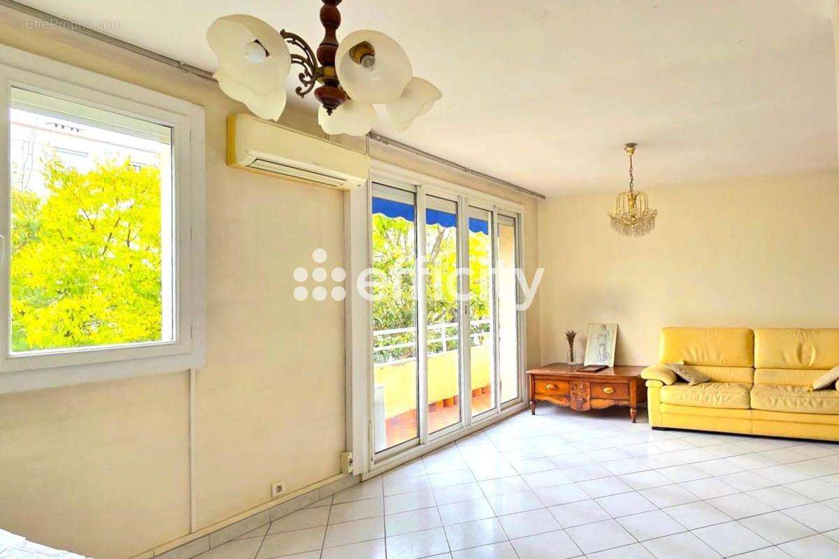 Appartement à MARSEILLE-8E