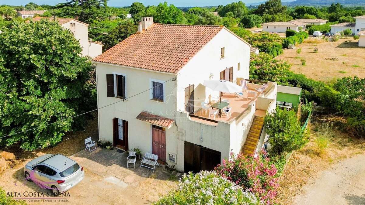 Haut de villa - morta (20243) - photo 5