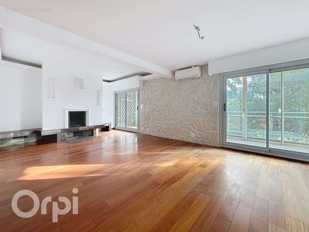 Appartement à VILLENEUVE-LOUBET