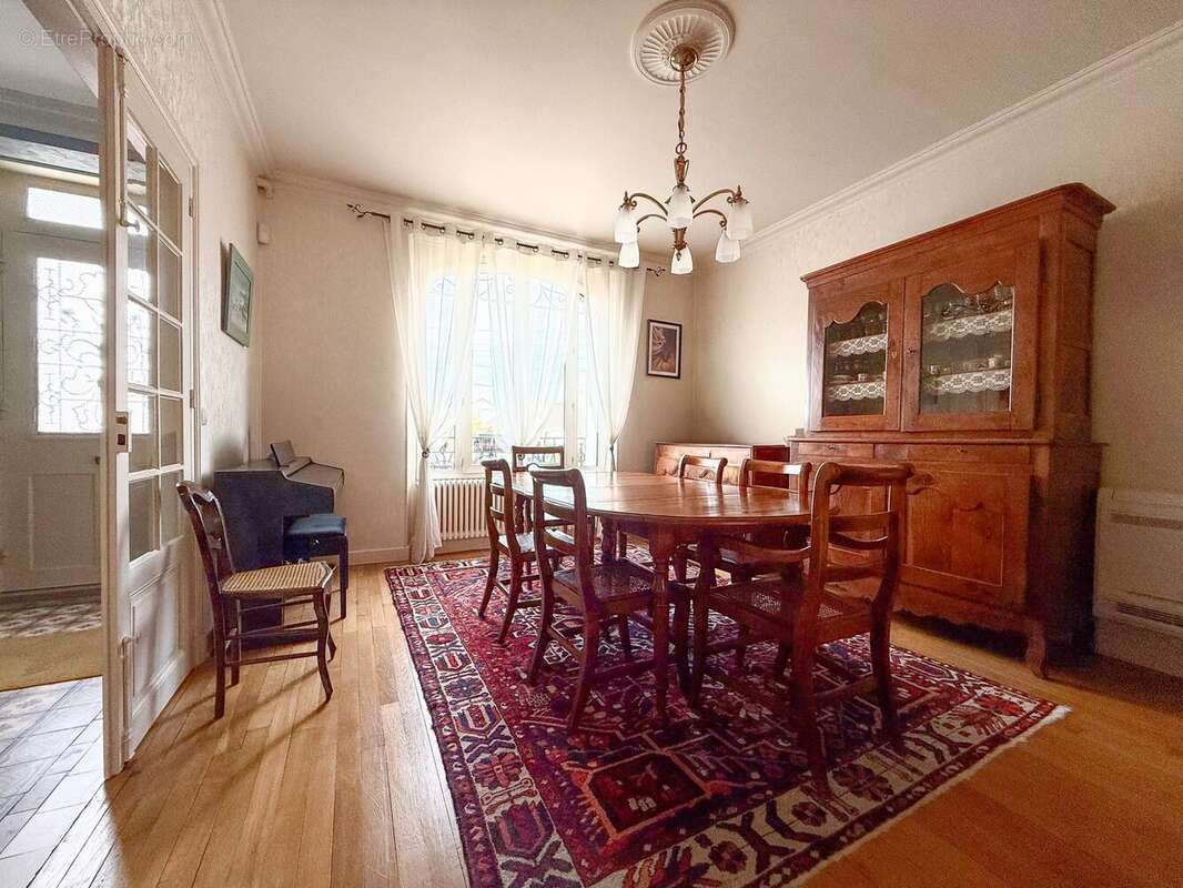 Maison à VIRY-CHATILLON