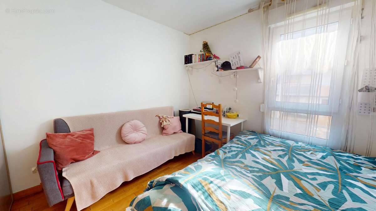 Appartement pouvant évoluer T3 vers T4 / garage fermé en sus (15.000 euros) - photo 9