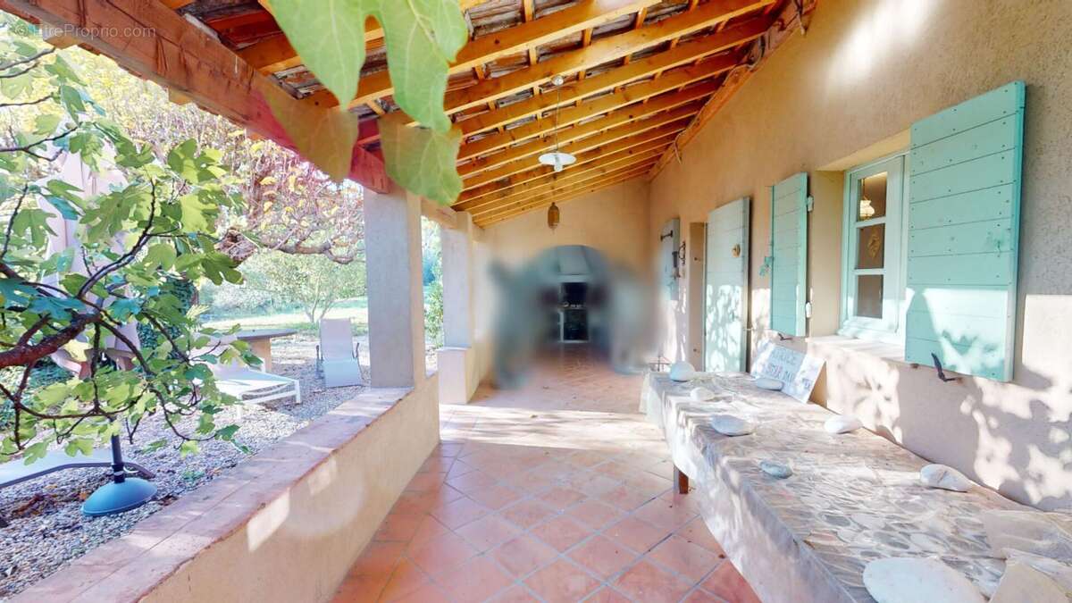 LE MUY: Demeure de prestige en pierre ? Une propriété de caractère au coeur de la Provence varoise - photo 10