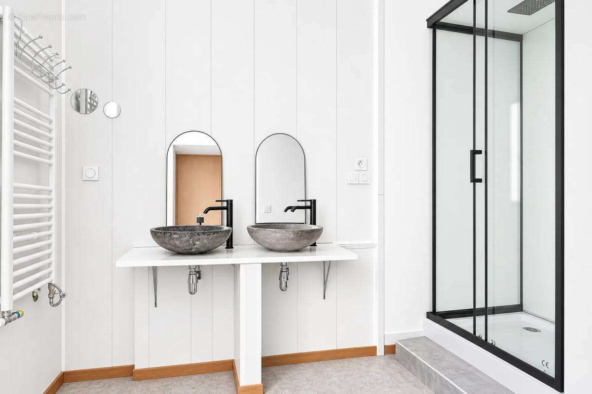 Maison spacieuse 8 pièces rénovée à Montbazens - photo 7