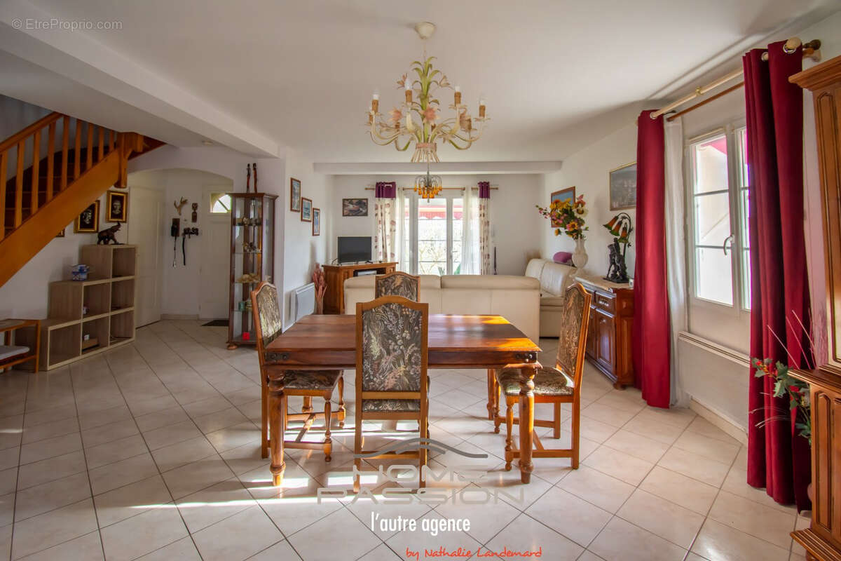 Maison à VAUX-SUR-MER