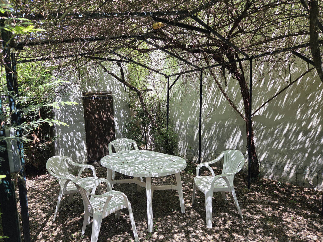 Les cabannes - maison avec jardin. - photo 2