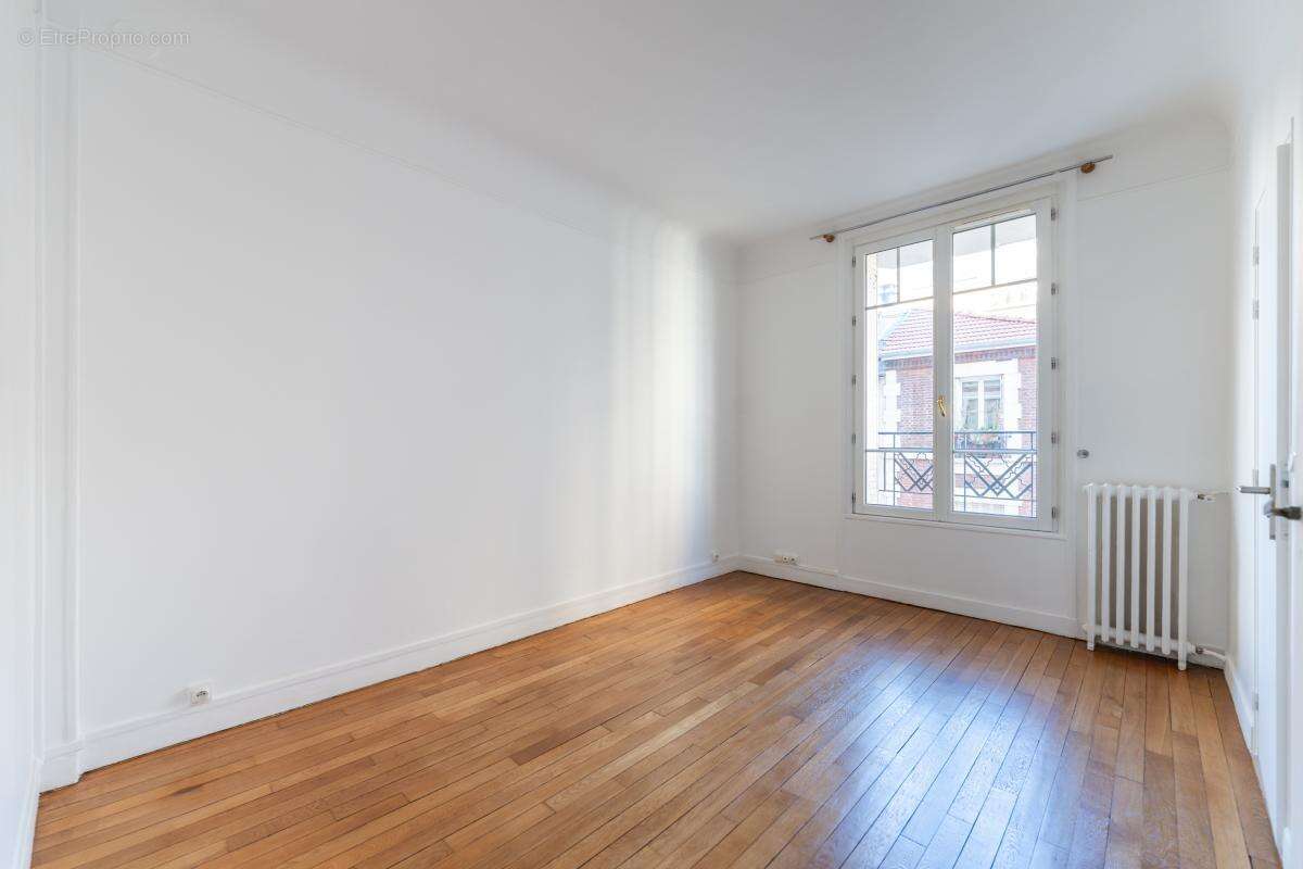 Appartement à PARIS-14E